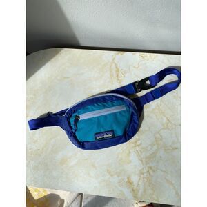 Patagonia Ultralight Black Hole Hip Pack in Teal and Blue belt bag Fanny Pack